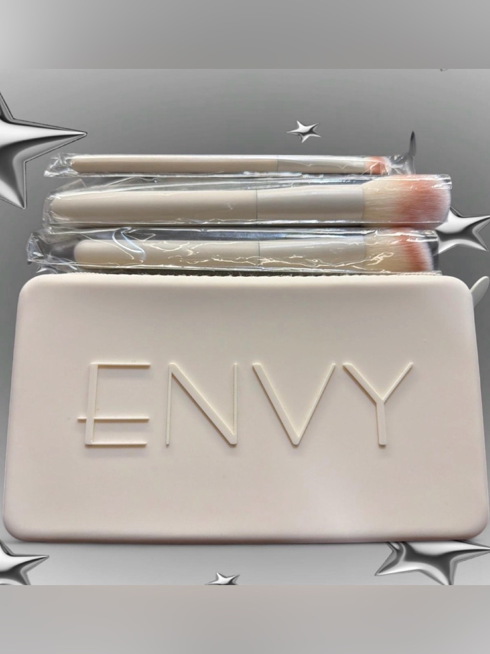 envy Cream Handle Makeup Brush Set with Pink-Tipped Bristles